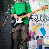 20120803-192804